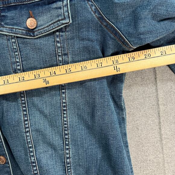 Canyon Retreat Heartland Denim Jacket with Raw Hem Detail River Wash, Medium - Picture 7 of 8